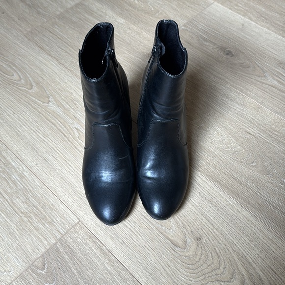 Old Navy Faux Leather Block Heel Women’s Boots‎ Size 7.5 - Picture 3 of 6